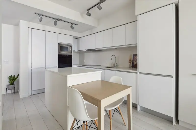 611 180 E 2ND AVENUE - photo 3 of 25