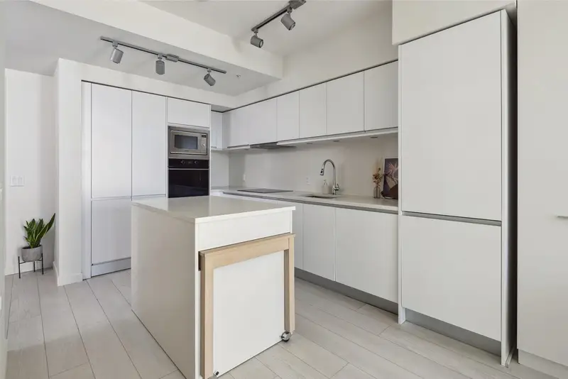 611 180 E 2ND AVENUE - photo 4 of 25