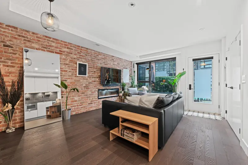 2726 SPRING STREET - photo 2 of 25