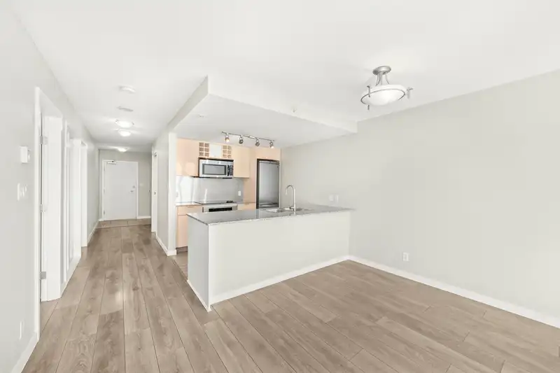 1905 233 ROBSON STREET - photo 3 of 37