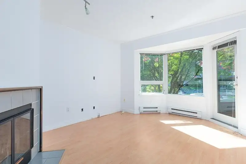 203 1925 W 2ND AVENUE - photo 3 of 33