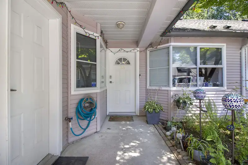 33 9088 HOLT ROAD - photo 4 of 19