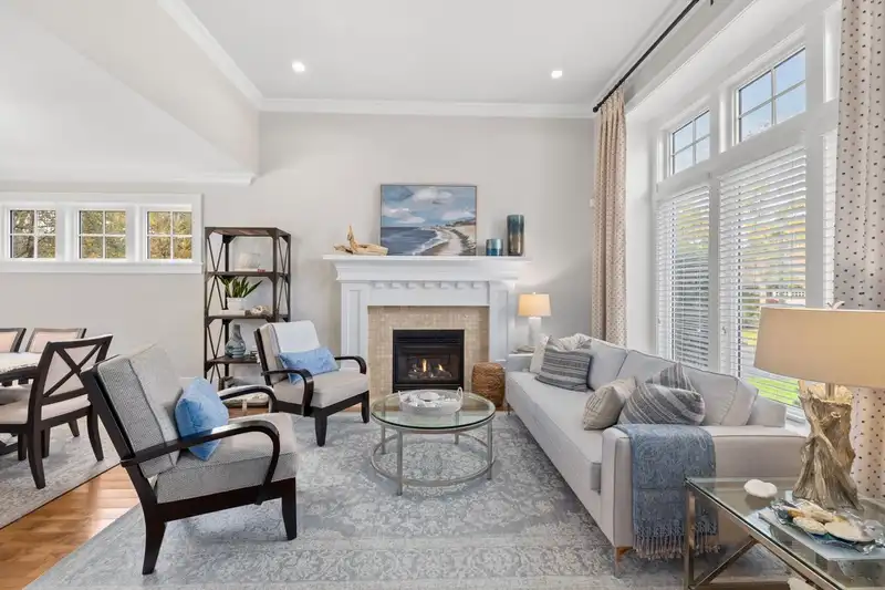 3248 143A STREET - photo 4 of 40