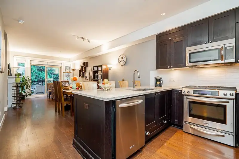 207 15185 36 AVENUE - photo 3 of 39