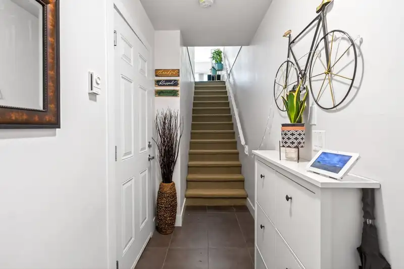 74 6299 144 STREET - photo 4 of 40