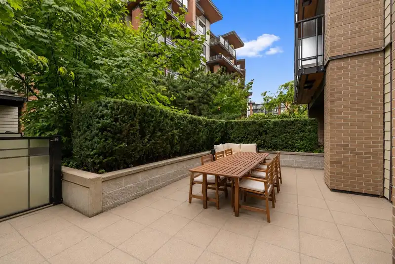 103 719 W 3RD STREET - photo 4 of 40