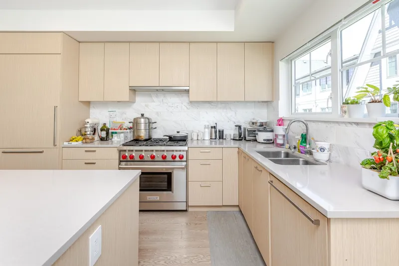 50 19451 SUTTON AVENUE - photo 4 of 25