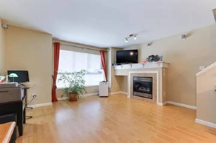 9 12738 66 AVENUE - photo 2 of 29