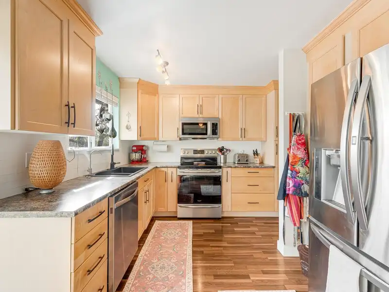 68 9000 ASH GROVE CRESCENT - photo 1 of 31