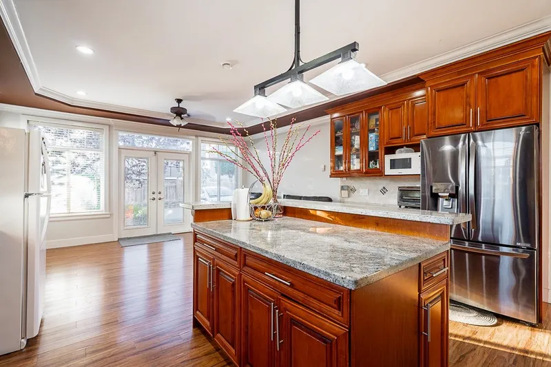 15177 76 AVENUE - photo 1 of 25