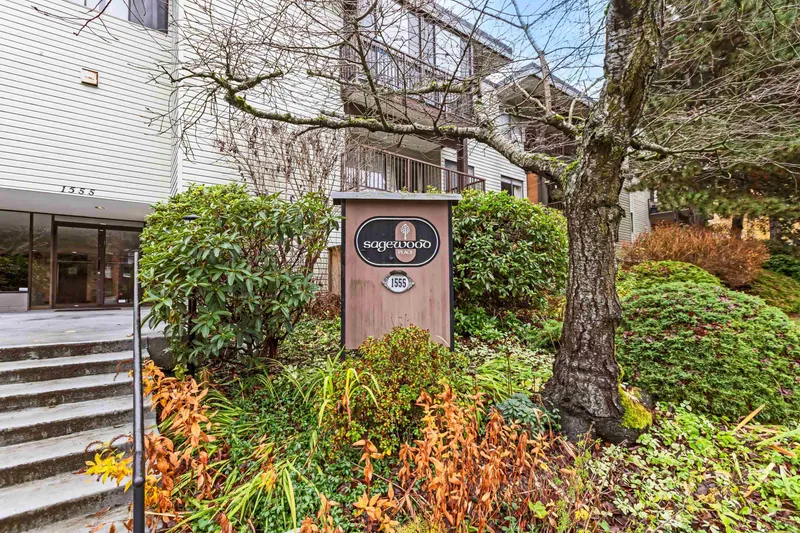 107 1555 FIR STREET - photo 2 of 24