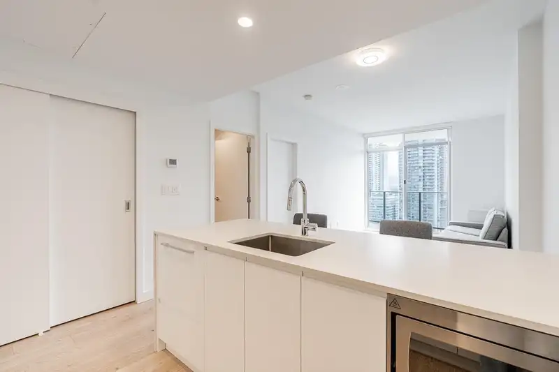 2907 2181 MADISON AVENUE - photo 4 of 32