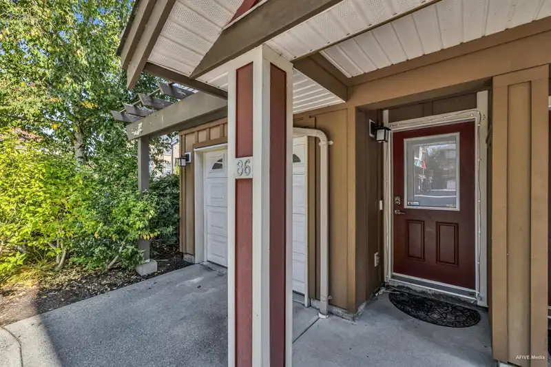 86 7088 191 STREET - photo 3 of 30