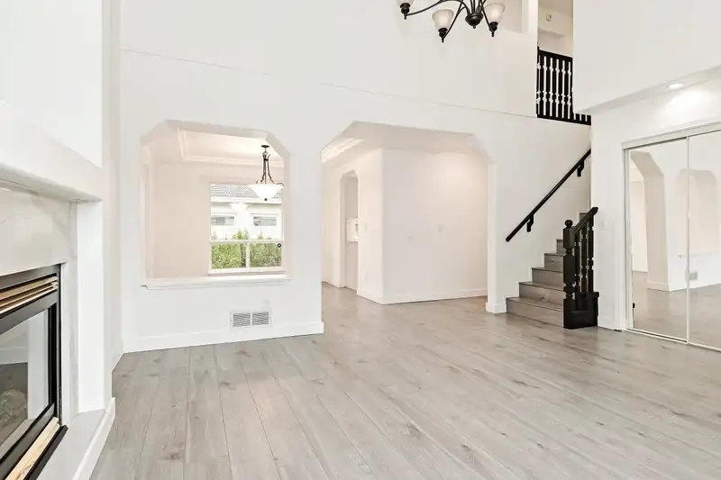 2185 TURNBERRY LANE - photo 4 of 40
