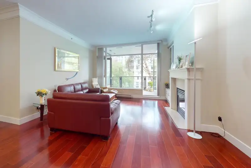 306 4759 VALLEY DRIVE - photo 2 of 34
