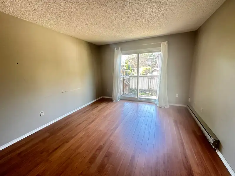 5 313 HIGHLAND WAY - photo 2 of 17
