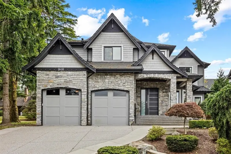 16428 28 AVENUE - photo 2 of 25