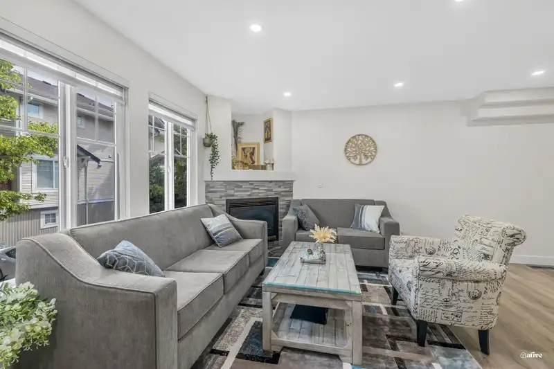 41 6533 121 STREET - photo 4 of 26