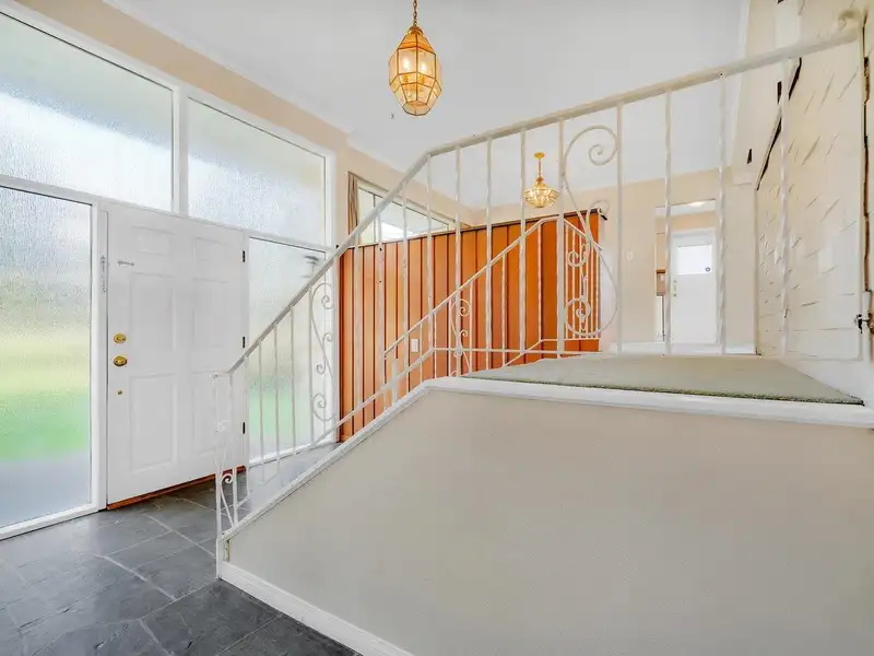 1204 OTTABURN ROAD - photo 4 of 40