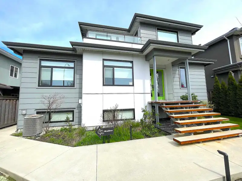 1633 SE MARINE DRIVE - photo 1 of 40