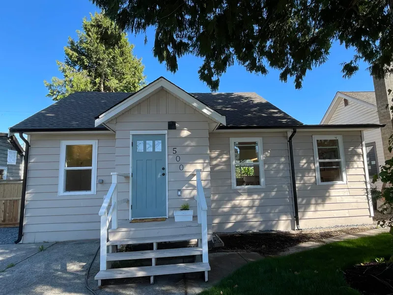 500 DOUGLAS CRESCENT - photo 1 of 13