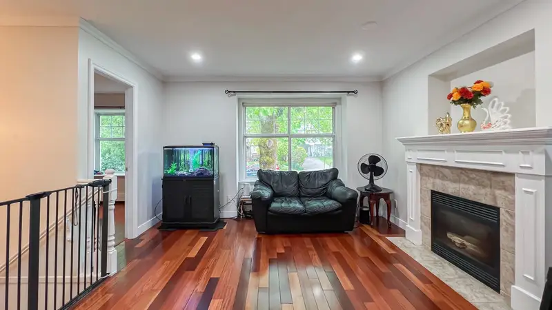 1553 BURRILL AVENUE - photo 2 of 25