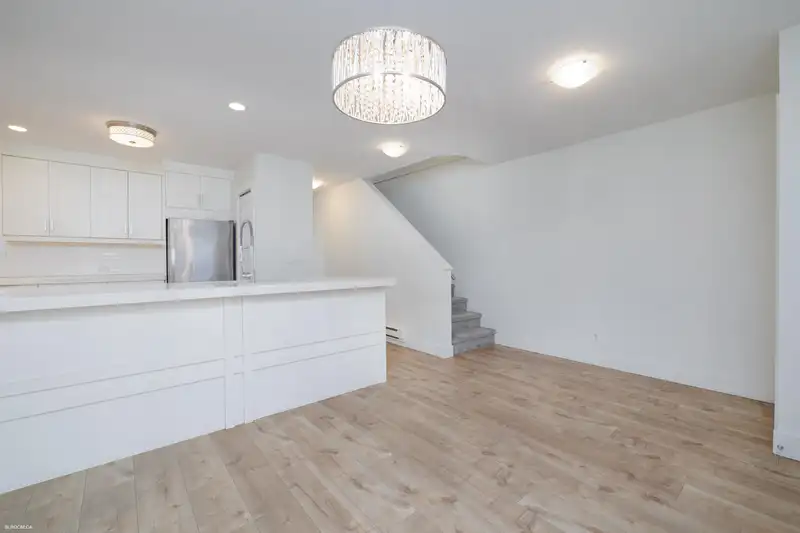140 SHORELINE CIRCLE - photo 2 of 26
