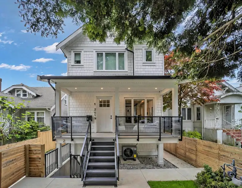 2619 MCGILL STREET - photo 2 of 33