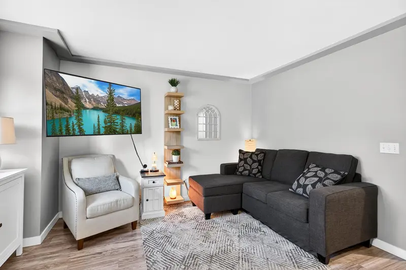 26 21409 DEWDNEY TRUNK ROAD - photo 4 of 25