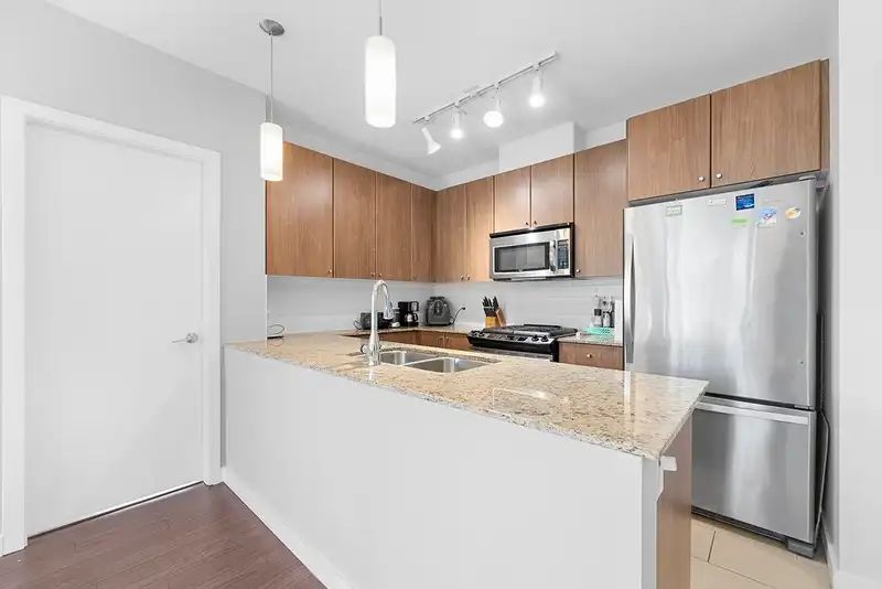 1008 280 ROSS DRIVE - photo 4 of 25