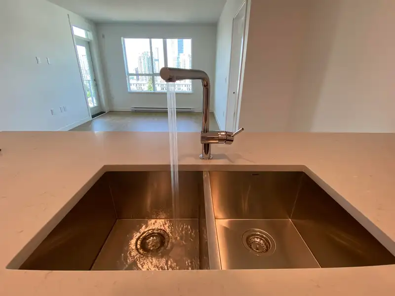 604 723 GROVER AVENUE - photo 2 of 35