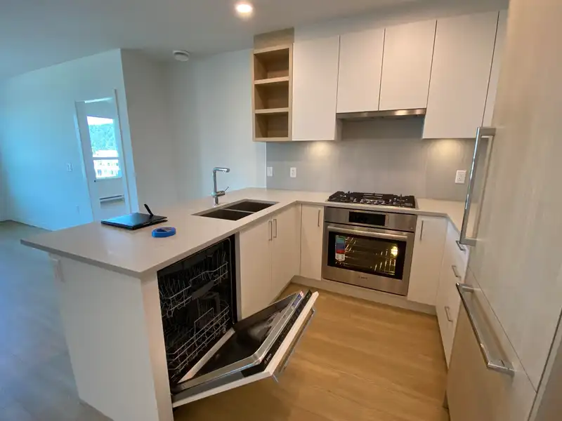 604 723 GROVER AVENUE - photo 4 of 35