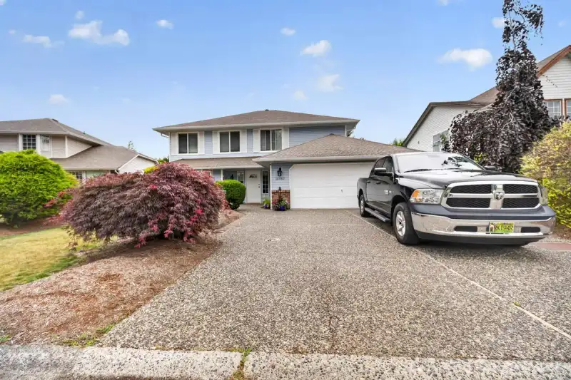 10097 BEAVER CRESCENT - photo 1 of 40