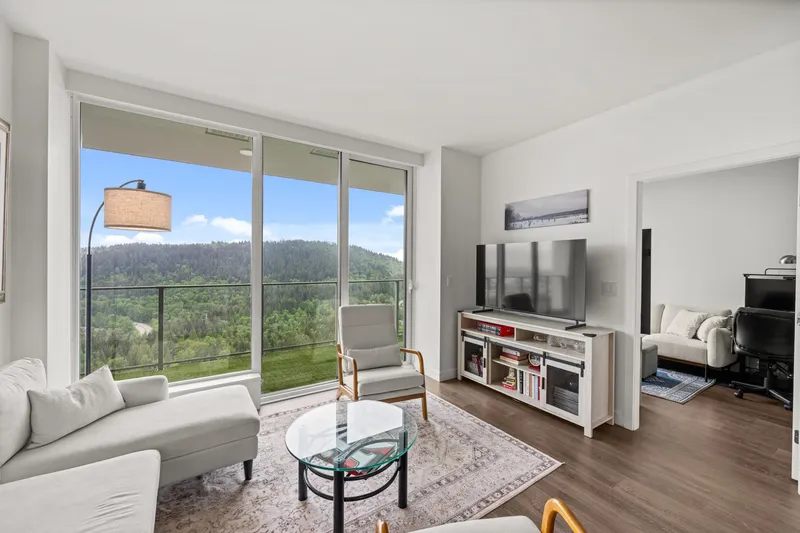 4102 567 CLARKE ROAD - photo 3 of 25