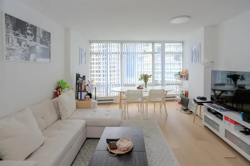 1301 1288 ALBERNI STREET - photo 1 of 17