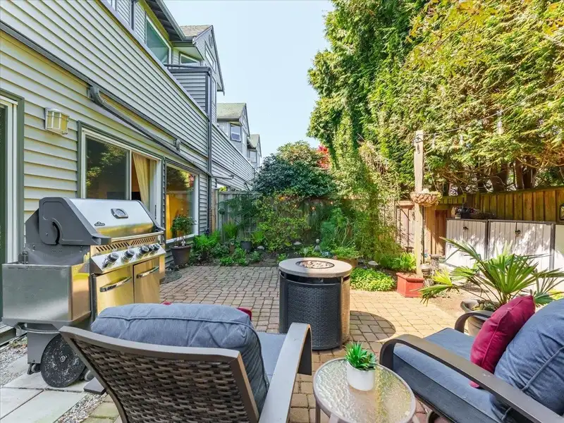 113 4889 53 STREET - photo 3 of 35
