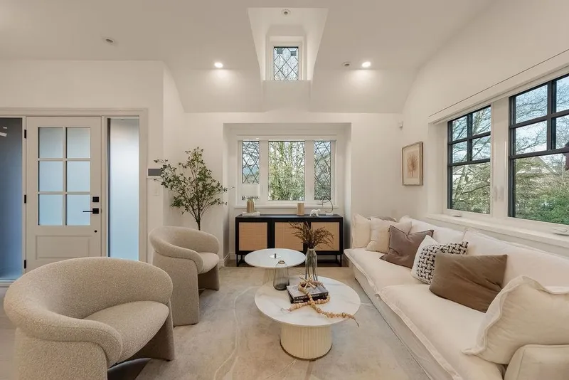 2542 GRANT STREET - photo 3 of 25