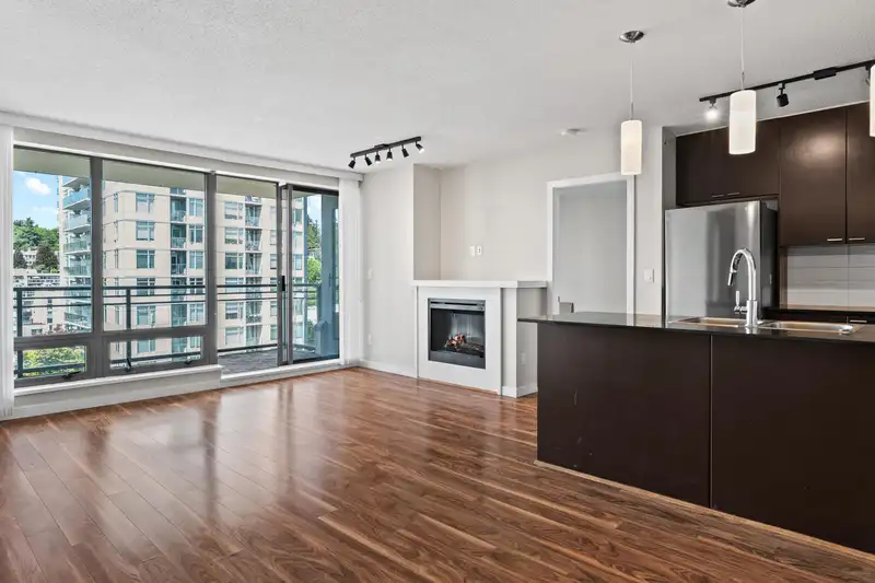 1408 39 SIXTH STREET - photo 3 of 22