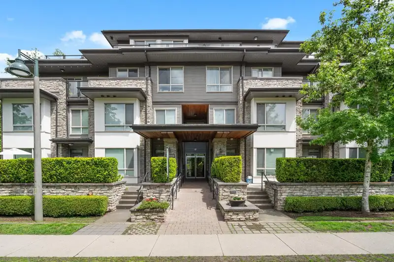 503 7478 BYRNEPARK WALK - photo 1 of 35