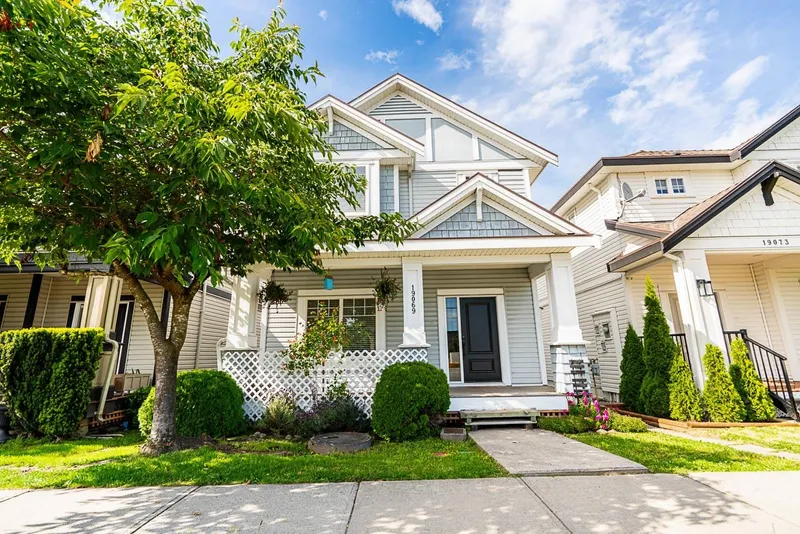 19069 72 AVENUE - photo 1 of 25