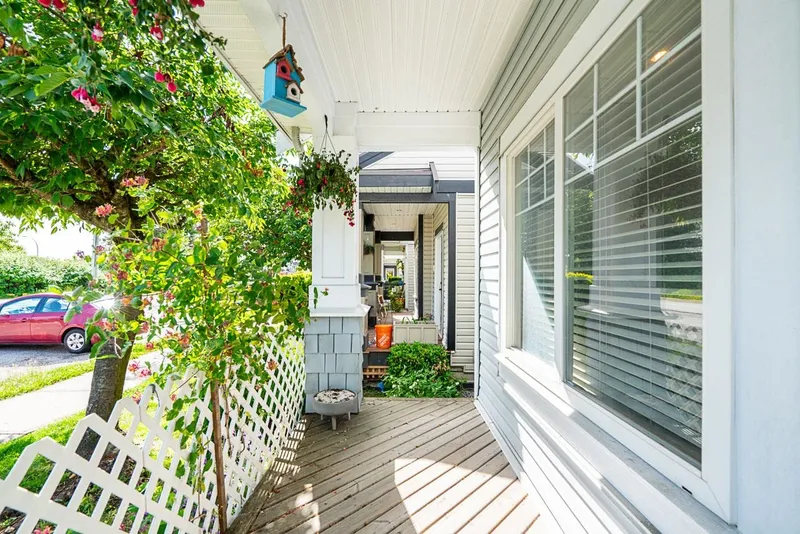 19069 72 AVENUE - photo 3 of 25