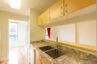 305 3588 CROWLEY DRIVE - thumbnail 8