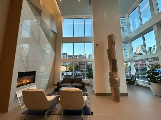 2006 680 QUAYSIDE DRIVE - photo 1 of 31