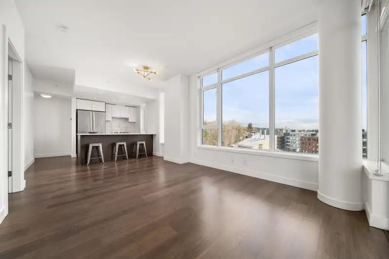 718 3557 SAWMILL CRESCENT - photo 4 of 40