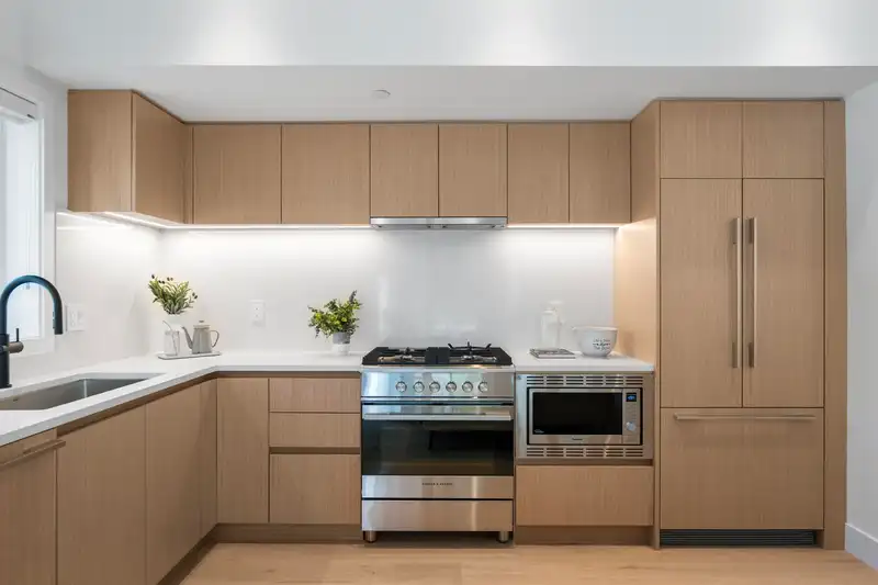 1010 W 52ND AVENUE - photo 4 of 10