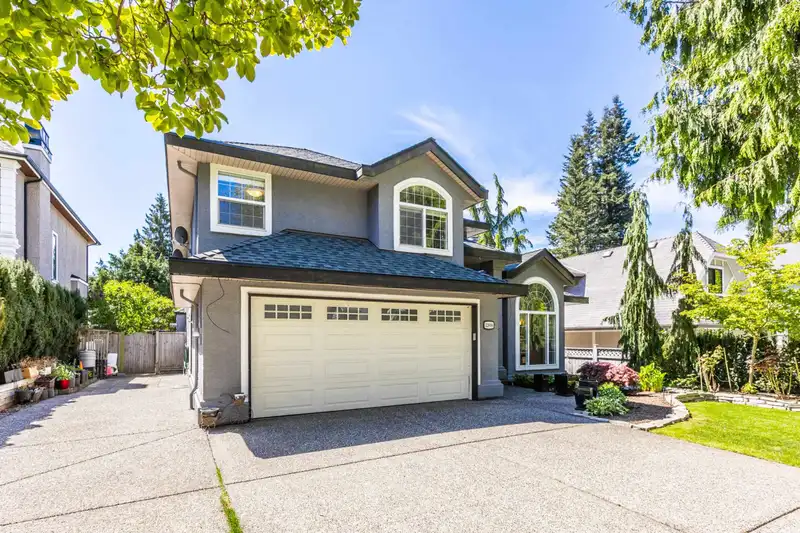 12606 20 AVENUE - photo 4 of 40