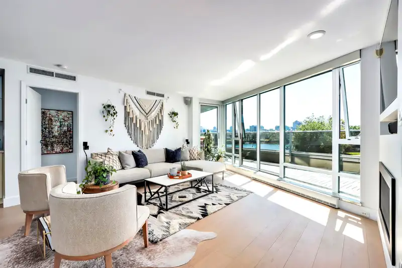 303 8 SMITHE MEWS - photo 3 of 30