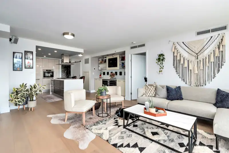 303 8 SMITHE MEWS - photo 4 of 30
