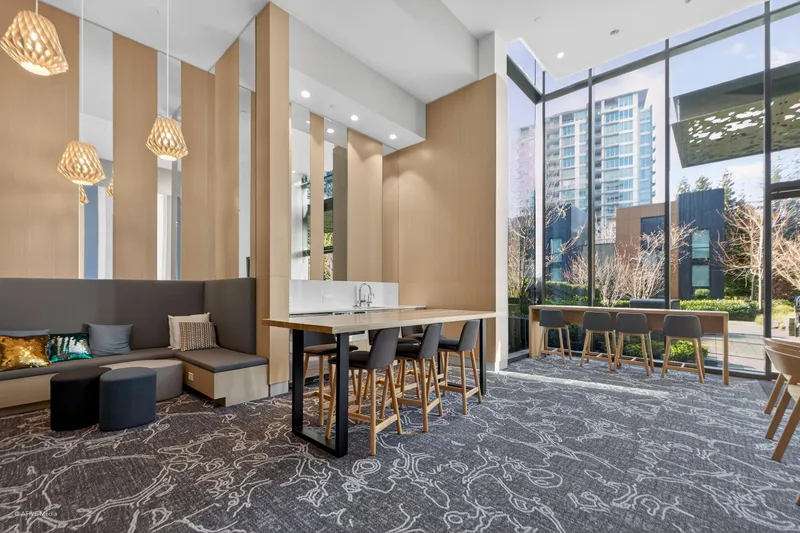 101 5608 BERTON AVENUE - photo 3 of 21