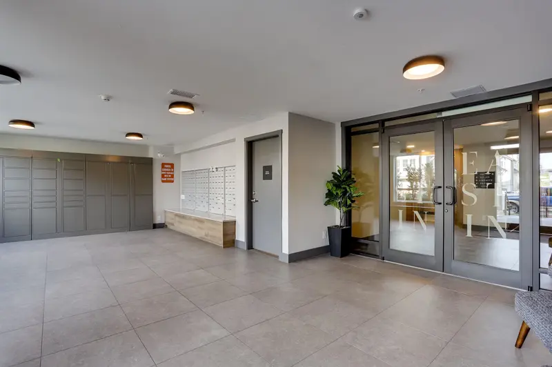 217 8117 200A STREET - photo 4 of 24